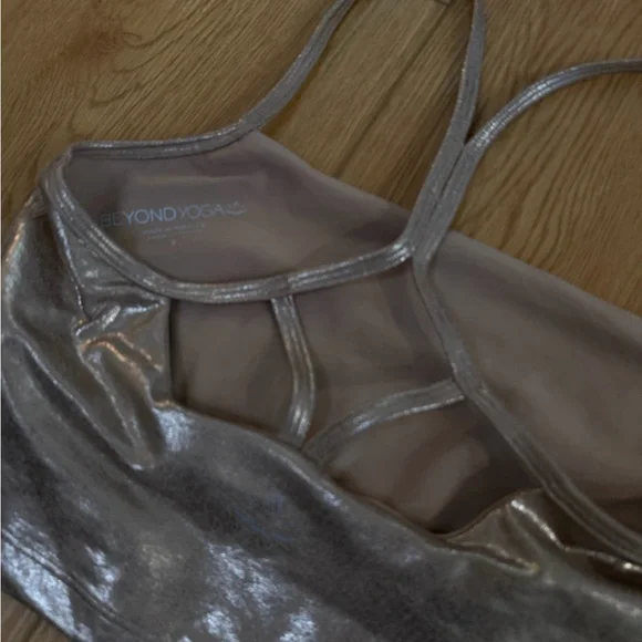 RARE Beyond Yoga Gold Metallic Tank Top Small Workout - Picture 5 of 5